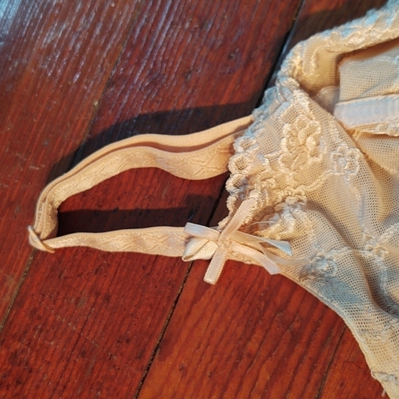 Vintage Frederick's of Hollywood Nude Embroidered Bra with Bow Accents Sz 34DD - Picture 6 of 10